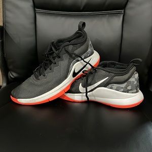 Nike Tennis Shoes - Mens 9.5